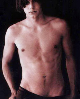 Ashton Kutcher shirtless