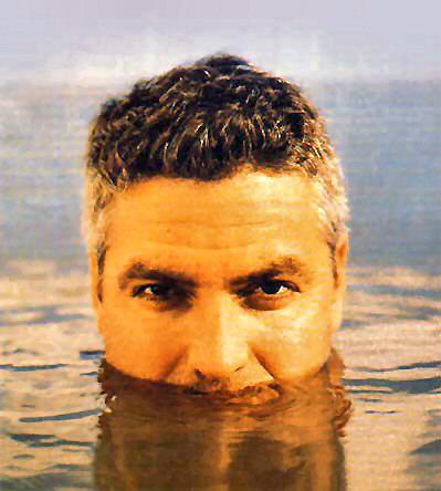 George Clooney 32 Loading...