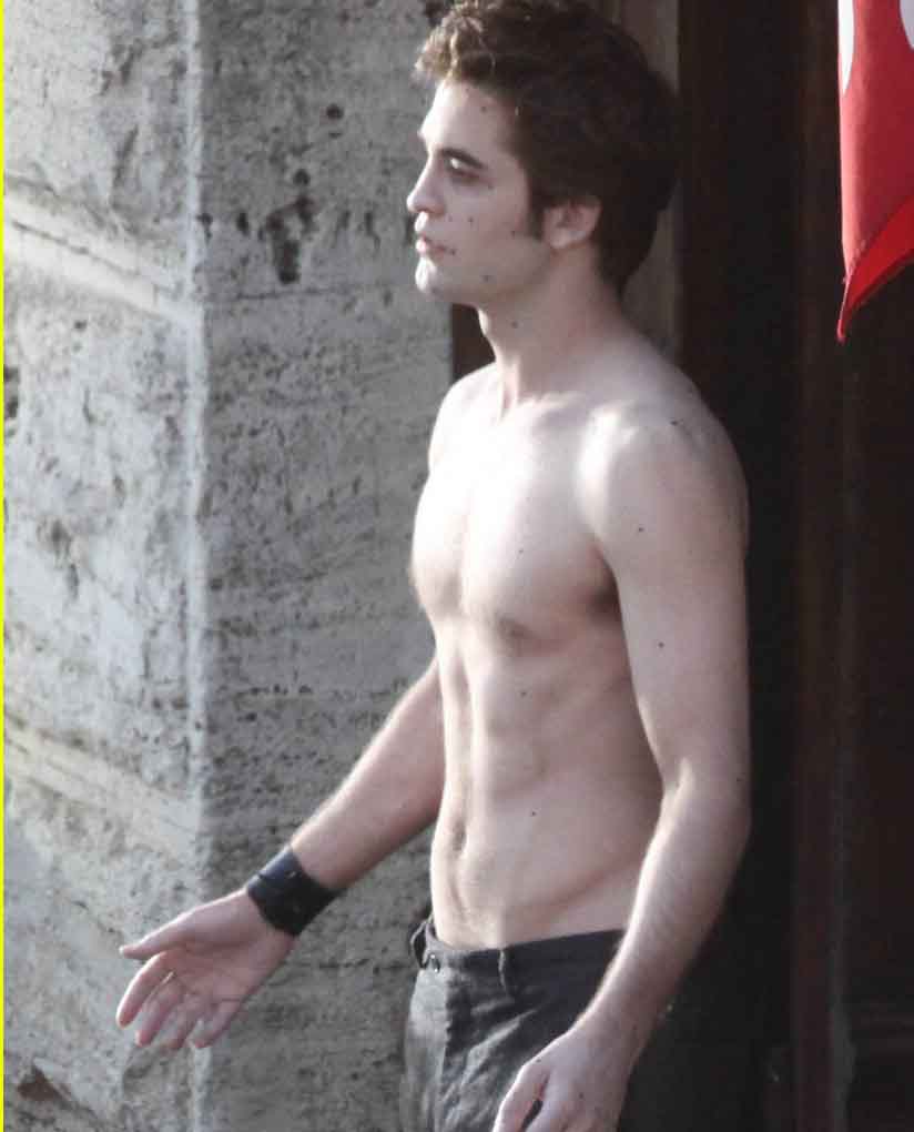 Robert Pattinson 21 Loading...